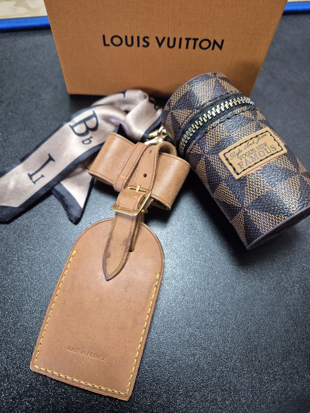 Louis Vuitton Brown Leather Luggage Tag & Unbranded Pouch Keychain ❤️
